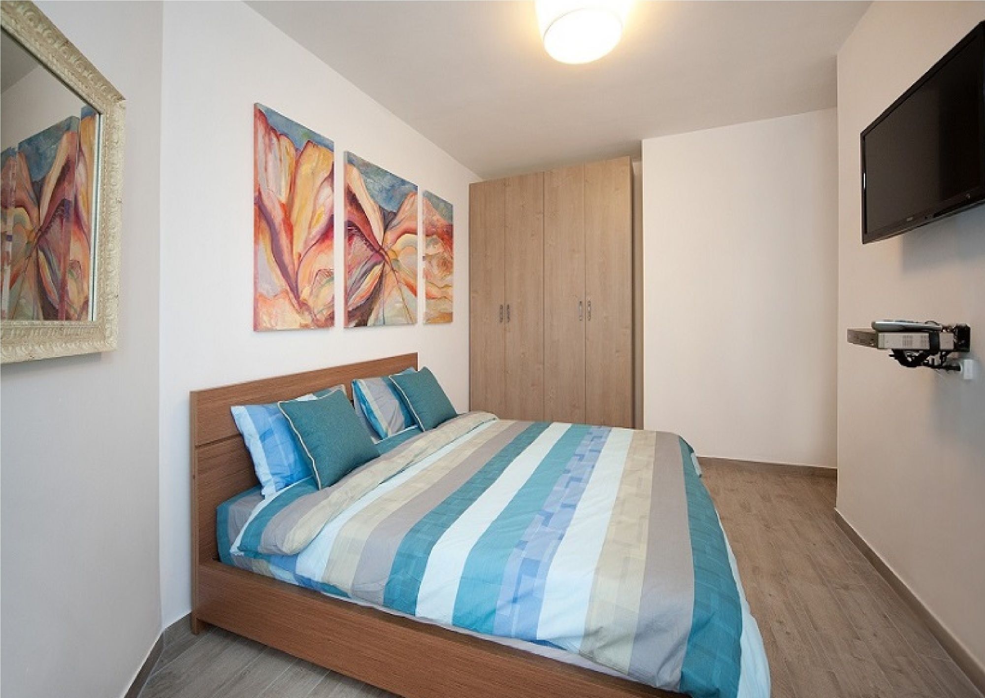 Chic 3Br Apt W Sauna & Parking On The Beach By Sea N' Rent Tel Aviv Exterior foto